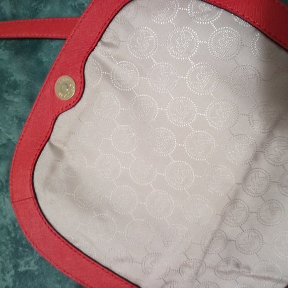 Michael Kors bag - Picture 13 of 15